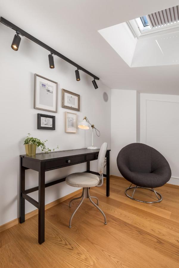 Gallery Apartment Megan2 With Parking 카스타브 외부 사진