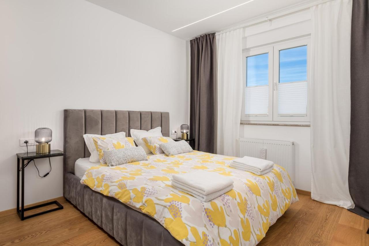 Gallery Apartment Megan2 With Parking 카스타브 외부 사진
